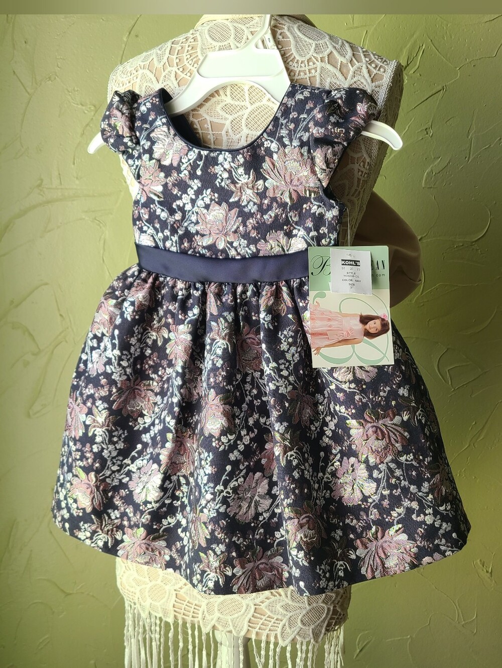 3T Dress - Picture 2 of 6